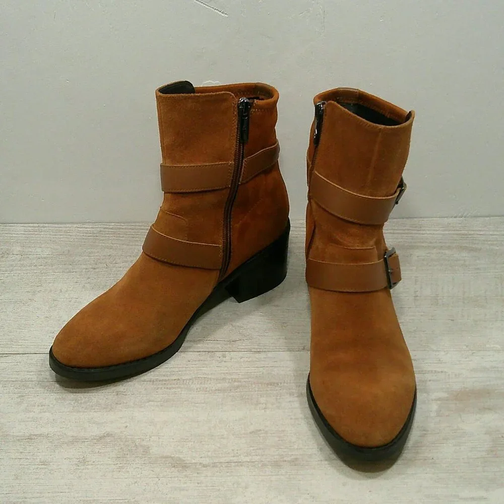 Donald Pliner Darby Suede Leather Ankle Boots Saddle Brown Buckle Size 7.5 M